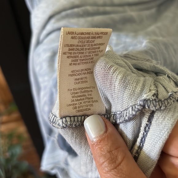 Free people we the free distressed lightweight Tank. Size XS - Picture 10 of 10